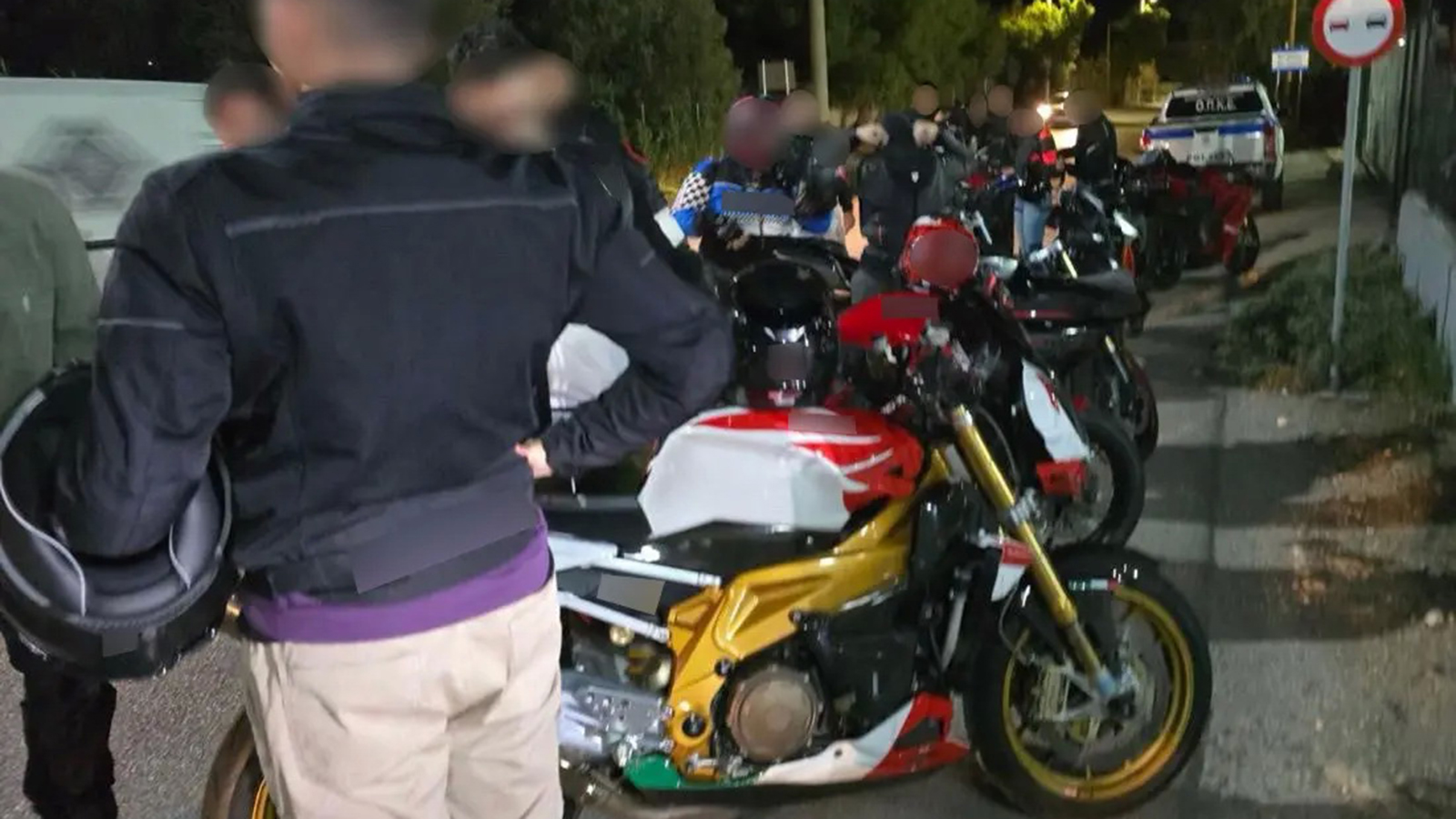 ΕΛ.ΑΣ.: Πρόλαβε κόντρες στα Μέγαρα - 2 συλλήψεις και 39 παραβάσεις   